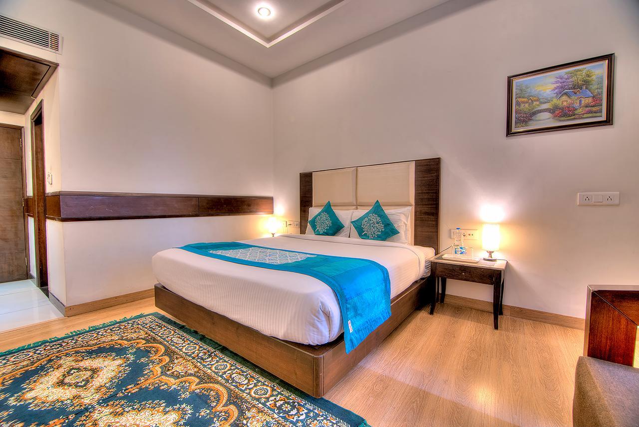 Vivo Hotels Jalandhar Buitenkant foto