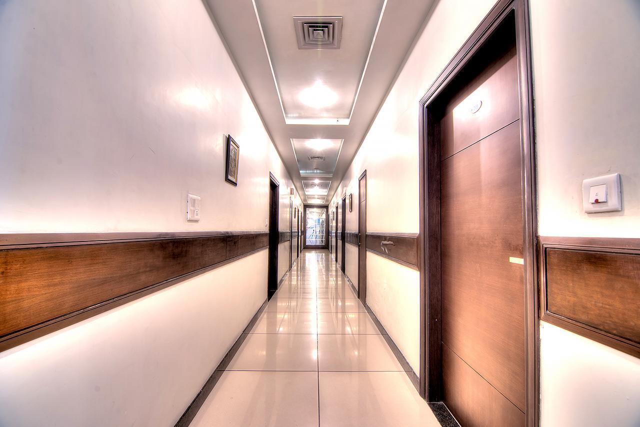 Vivo Hotels Jalandhar Buitenkant foto