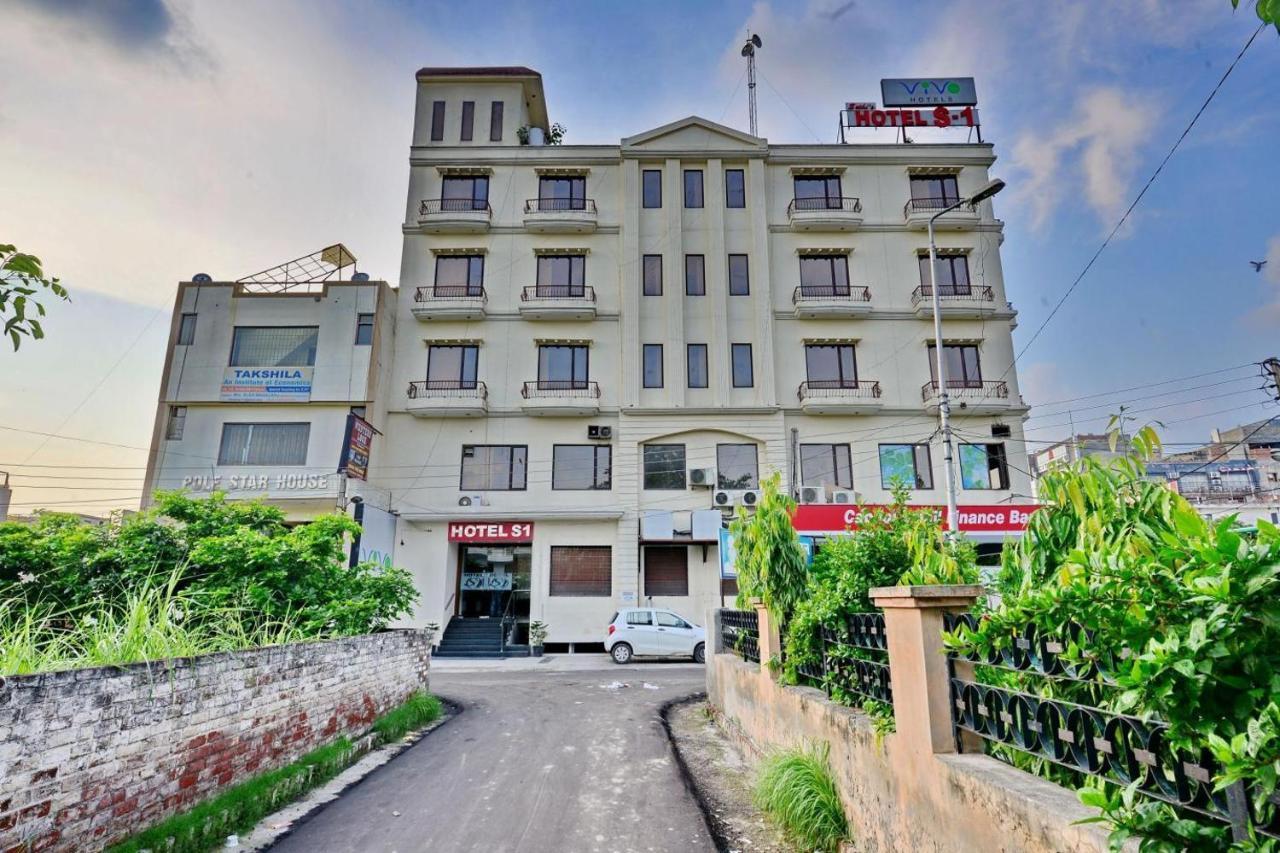 Vivo Hotels Jalandhar Buitenkant foto