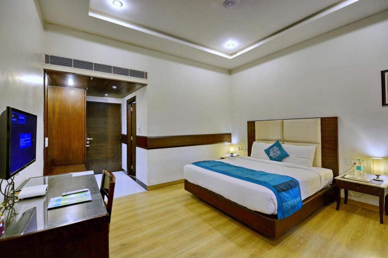 Vivo Hotels Jalandhar Buitenkant foto